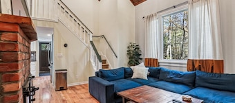 First Chair Chalet, pet friendly beautiful 4 bedroom with hot tub, minutes from slopes and access for Pico Fitness Center and Pool The Killington golf course and Green Mountain National Golf Course are just a few minutes from this location.