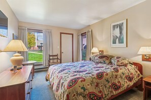 2 bedrooms, internet, bed sheets