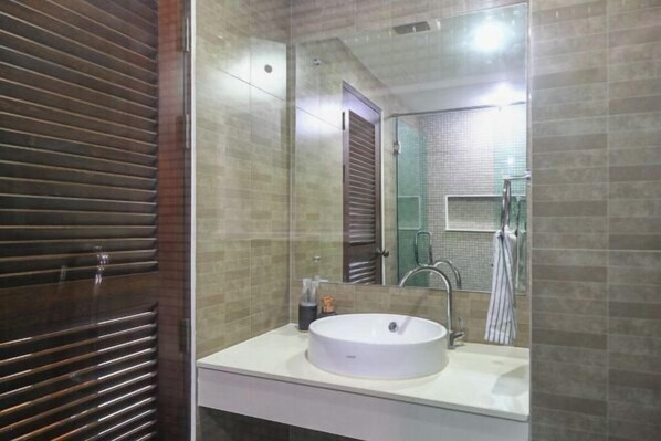 Bathroom - Luxury Living in heart of Nimman (Chiang Mai)