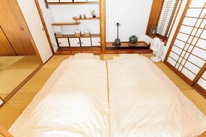 Room - Mizunowa (Nago)