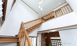 Interior - Mizunowa (Nago)