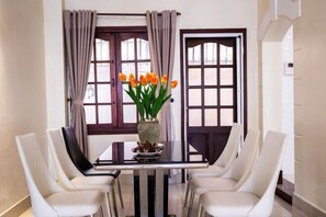 Room - GEM VILLA 10 - 5 Bedroom, 6 Bathroom, Big Pool, Big Garden (Ho Chi Minh City)