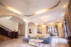 Room - GEM VILLA 10 - 5 Bedroom, 6 Bathroom, Big Pool, Big Garden (Ho Chi Minh City)