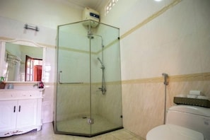 Room - GEM VILLA 10 - 5 Bedroom, 6 Bathroom, Big Pool, Big Garden (Ho Chi Minh City)