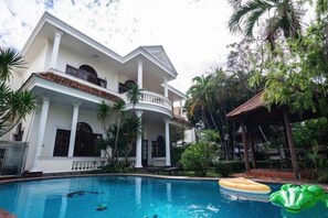 Room - GEM VILLA 10 - 5 Bedroom, 6 Bathroom, Big Pool, Big Garden (Ho Chi Minh City)