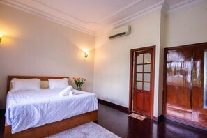 Room - GEM VILLA 10 - 5 Bedroom, 6 Bathroom, Big Pool, Big Garden (Ho Chi Minh City)