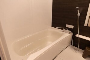 A bathroom with a bathtub, a shower, and a white sink. - [Family-Friendly] Kyoto House, Walk to Gion (Kyoto)