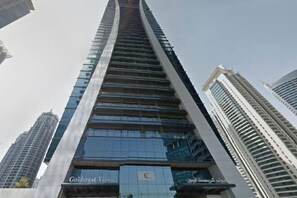 المنشأة من الخارج