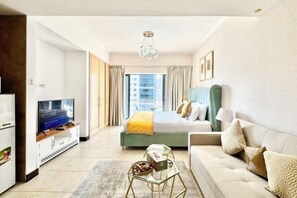 Cots/infant beds - Cosmos Living Spacious with Balcony GCV1 (Dubai)