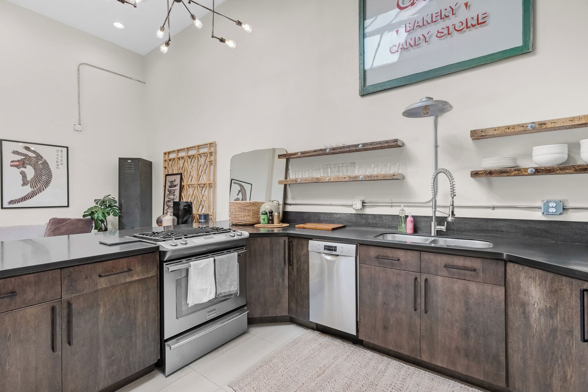 Refrigerador, microondas, horno, placa de cocina