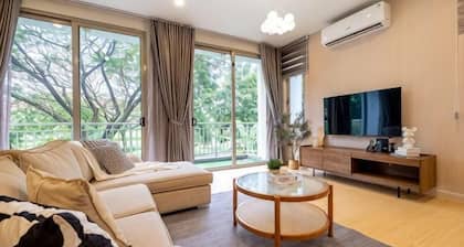 LAKE VILLA BY FEEL HOME