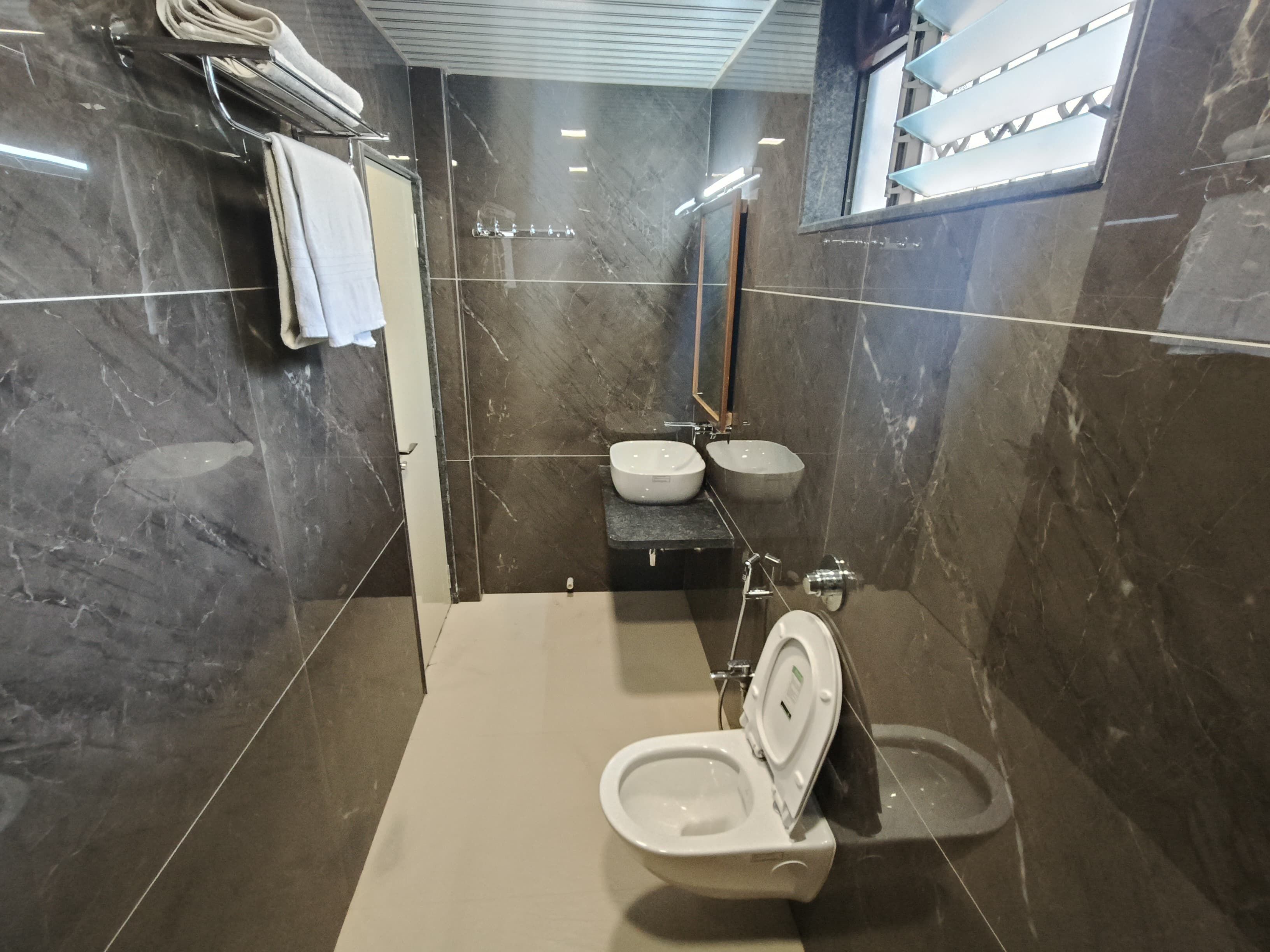 Habitació doble superior | Bany | Dutxa, tovalloles, sabó i xampú 