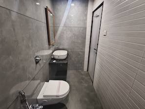 Bathroom - Hotel Triton (Mumbai)