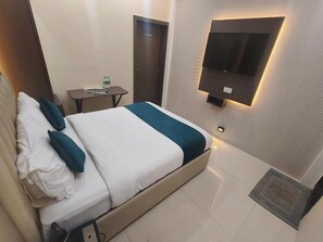 高级双人房 | 办公桌、笔记本电脑工作区、隔音、免费 WiFi