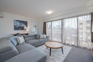 Cribs/infant beds - Mounts Bay Stay 2 Bedroom Apt - Kings Park - Free Parking (Perth)