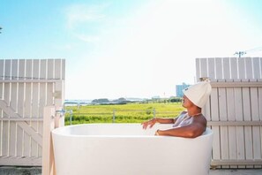 Outdoor spa tub - Hotel Ocean BUS Shirahama (Minamiboso)