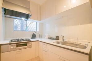 Room - Travel Time Teradacho Noake (Osaka)