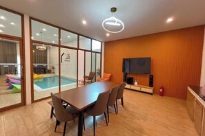 Dining - Nawamin 76 Pool Villa (Bangkok)