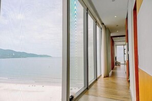 Interior - Beachfront 2 Bedroom Appartment with Glass wall by Villuxy (Da Nang)