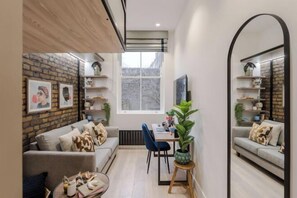 Room - Kensington Mezzanine Studio GF (London)