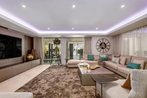 Room - All About Villa Serenity (Marbella)