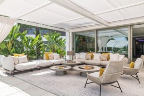 Room - All About Villa Serenity (Marbella)