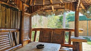 Tempat makan luar