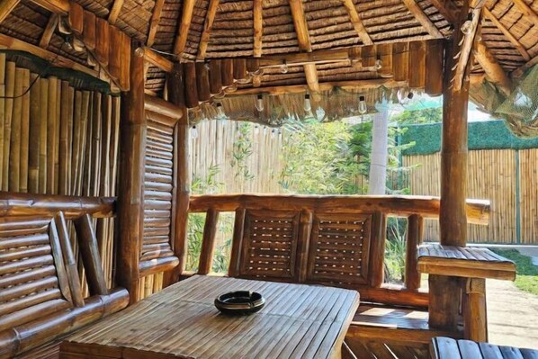 Tempat makan luar