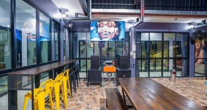 Mr.BURNs Poolvilla Cha-am