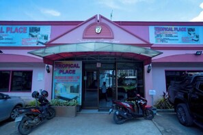 Exterior - Tropical Place Hotel by RedDoorz (Palawan)
