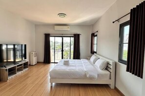 Room - Elly's Home. Convenience & Serenity (Chiang Mai)