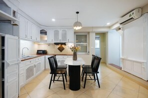 Unclassified image, 3 of 28, button - VietHOME - 22 Pho Hue - Duplex 602 (Hanoi)