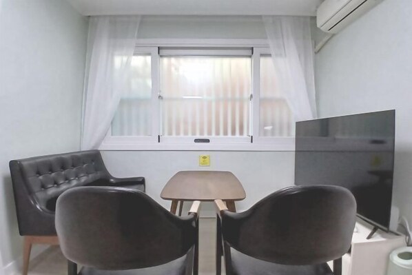 Interior - Hongdai With (Seoul)