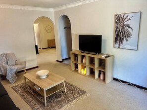 Unclassified image, 5 of 35, button