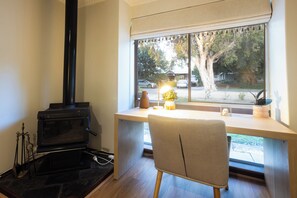 Interior - Pet Friendly 2BR Family home in Shenton Park (Shenton Park)