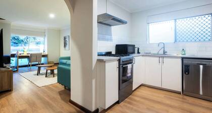 Pet Friendly 2BR Family home in Shenton Park