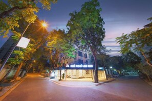 Unclassified image, 4 of 12, button - Lam Anh Hotel 1 Phap Van Hoang Mai (Hanoi)