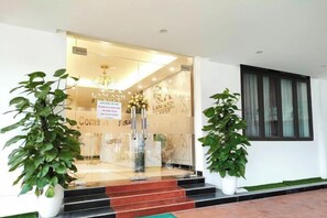 Unclassified image, 3 of 12, button - Lam Anh Hotel 1 Phap Van Hoang Mai (Hanoi)