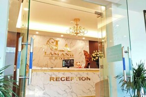 Ảnh chưa phân loại, 2 trong số 12 ảnh, nút