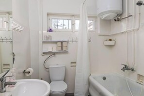 Unclassified image, 2 of 34, button - Family-friendly holiday rental next to the Danube (Domsod)