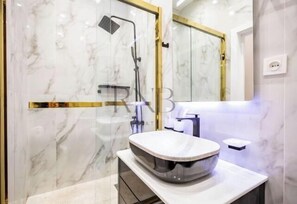Bathroom - Apartment Kazahstan in Tashkent (Tashkent)