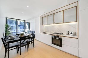 Room - A Lovely 2BR Apt in the Heart of Chapel Street (South Yarra)