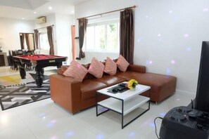 Room - The Pool House Pattaya No.4 - 3 bedroom (Bang Lamung)