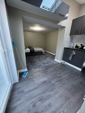 1 soverom, skrivebord, strykejern/-brett og wi-fi