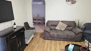 House, 3 Bedrooms, Accessible | Living room
