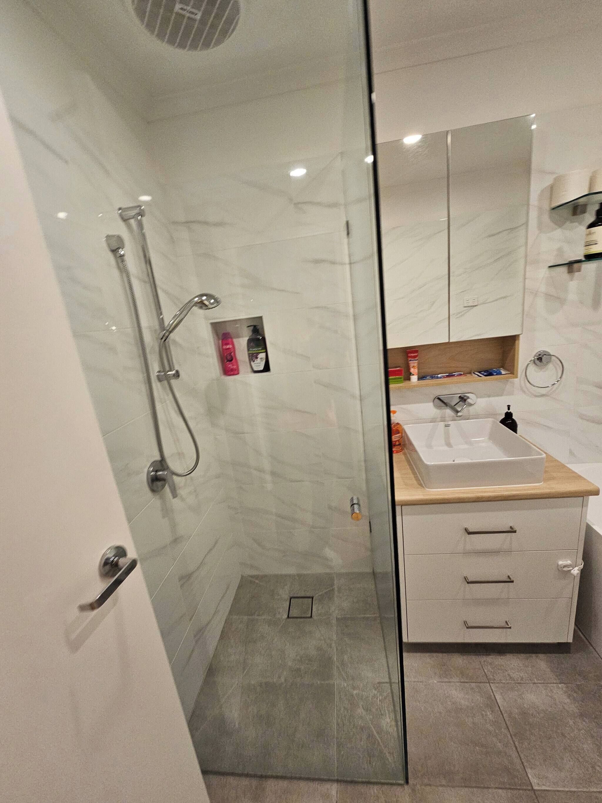 Maison, 3 chambres, accessible aux personnes à mobilité réduite | Salle de bain
