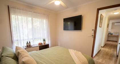 Charming 3-bedroom House in Meadow Heights - Perfect Family Retreat