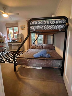 2 bedrooms - Seehorse Meadows, a Farm Stay in Churchable! (Churchable)