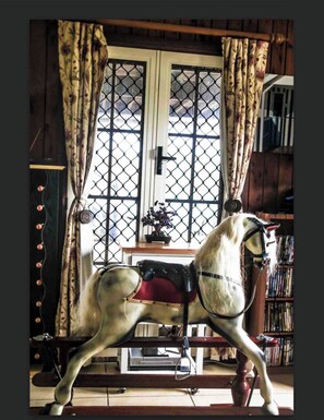 Interior - Seehorse Meadows, a Farm Stay in Churchable! (Churchable)