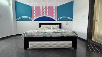 Suíte | Ferros/tábuas de passar roupa, Wi-Fi de cortesia, roupa de cama